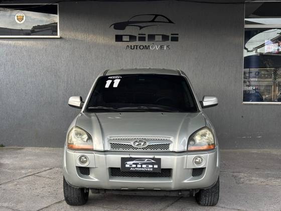 HYUNDAI TUCSON 2.0 GL 2WD 16V GASOLINA 4P MANUAL HYUNDAI TUCSON 2.0 GL 2WD 16V GASOLINA 4P MANUAL